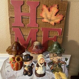 Fall Decoration Lot Hallmark Pilgrim Vintage Salt and Pepper Ceramic Mushrooms